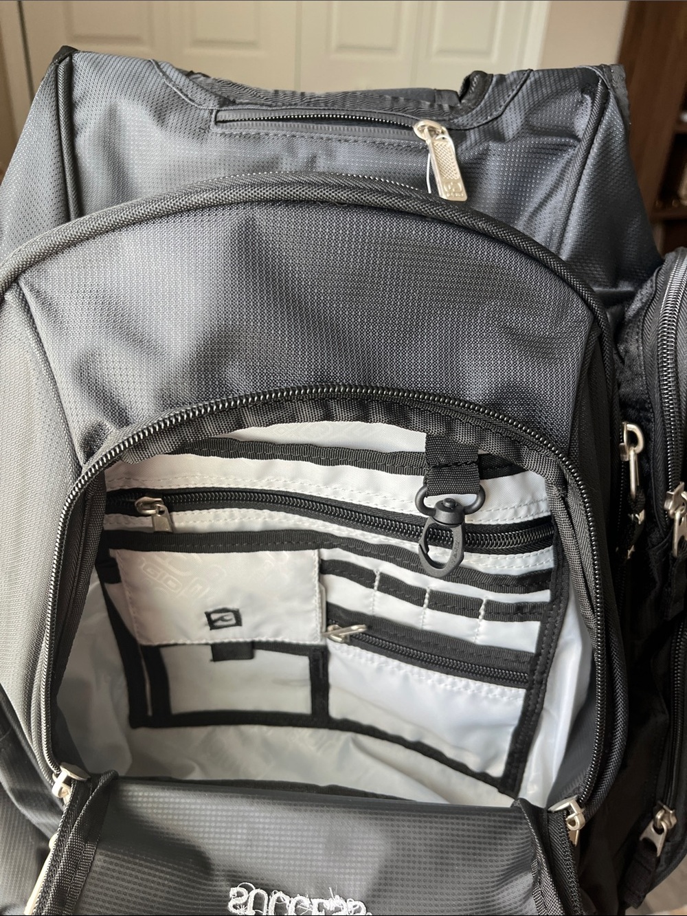 OGIO Black Metro Backpack NWT - Picture 3 of 4